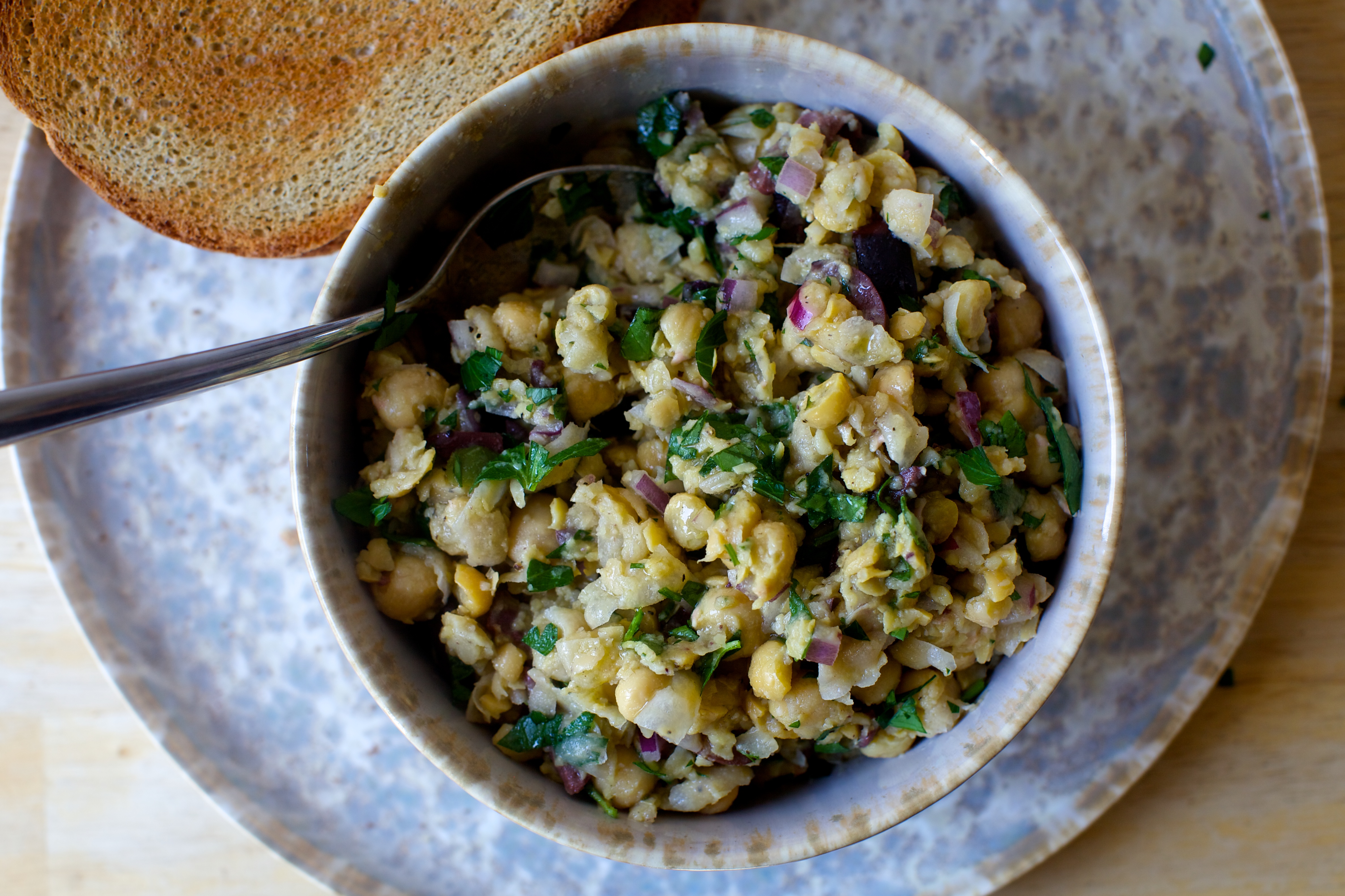smashed chickpea salad